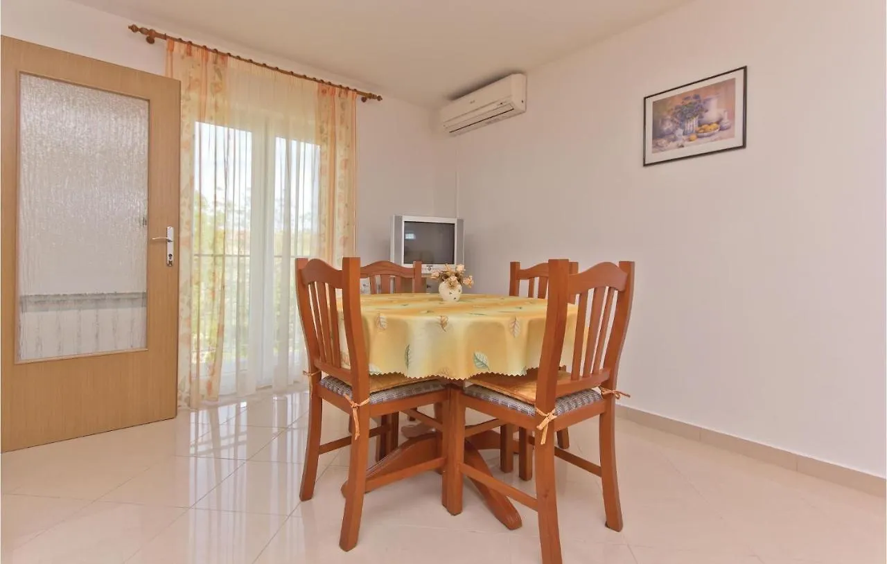 Lovely Home In Hrboki With Kitchen Kroatien