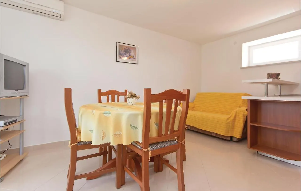 Lovely Home In Hrboki With Kitchen