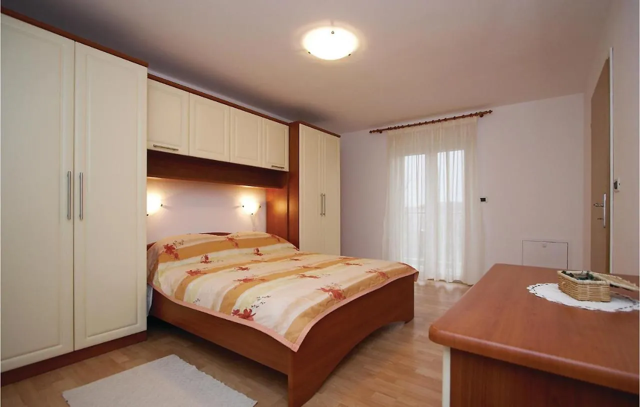 Lovely Home In Hrboki With Kitchen