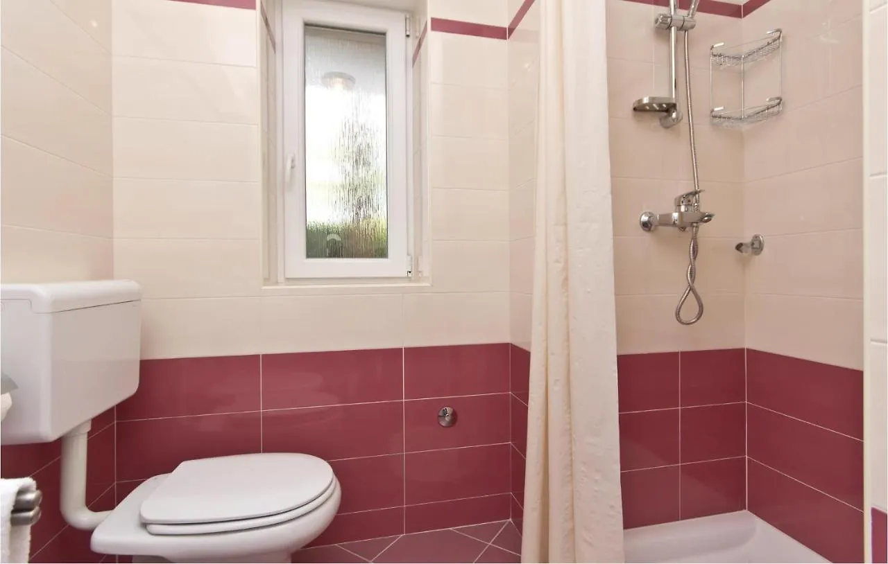 Lovely Home In Hrboki With Kitchen Дом отдыха