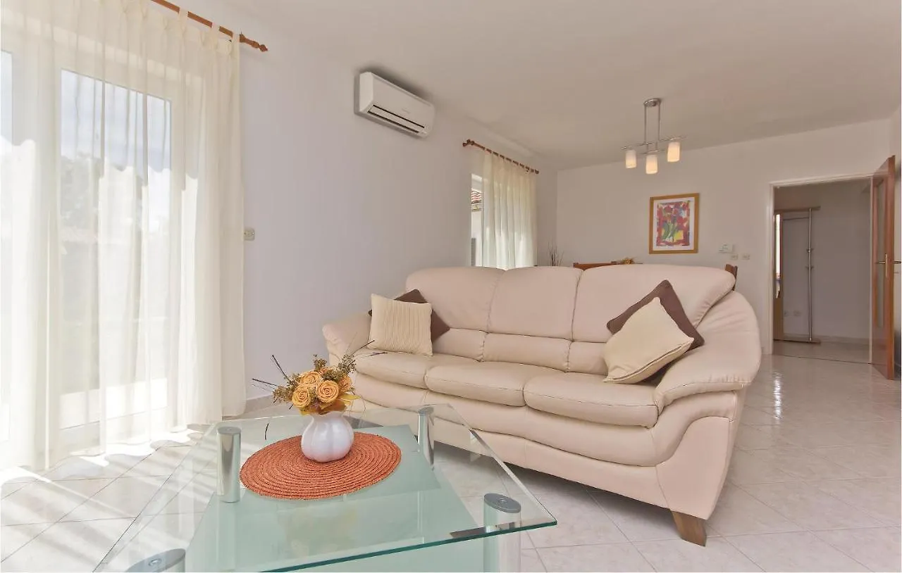 Lovely Home In Hrboki With Kitchen