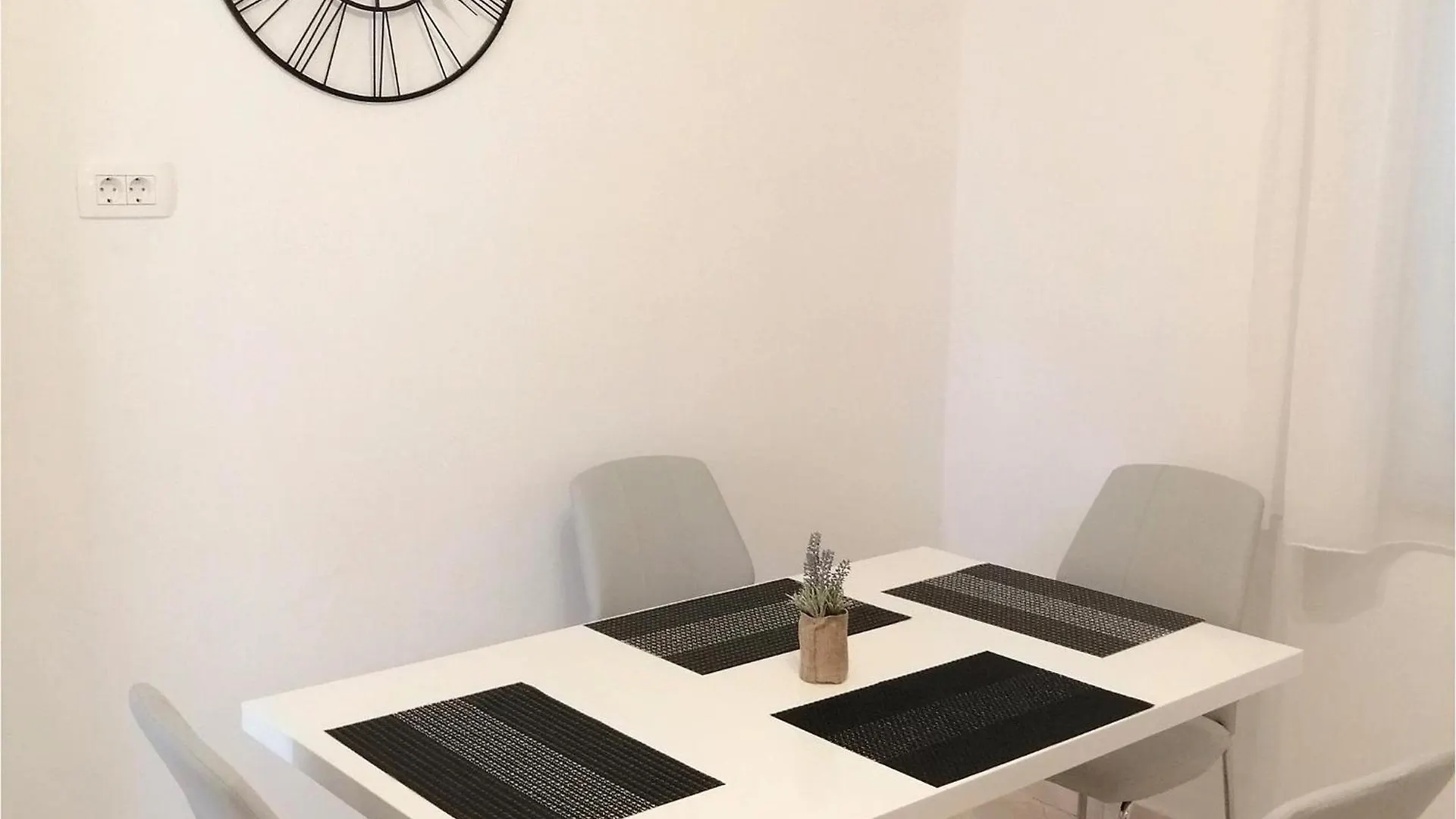 Lovely Home In Hrboki With Kitchen 0*,