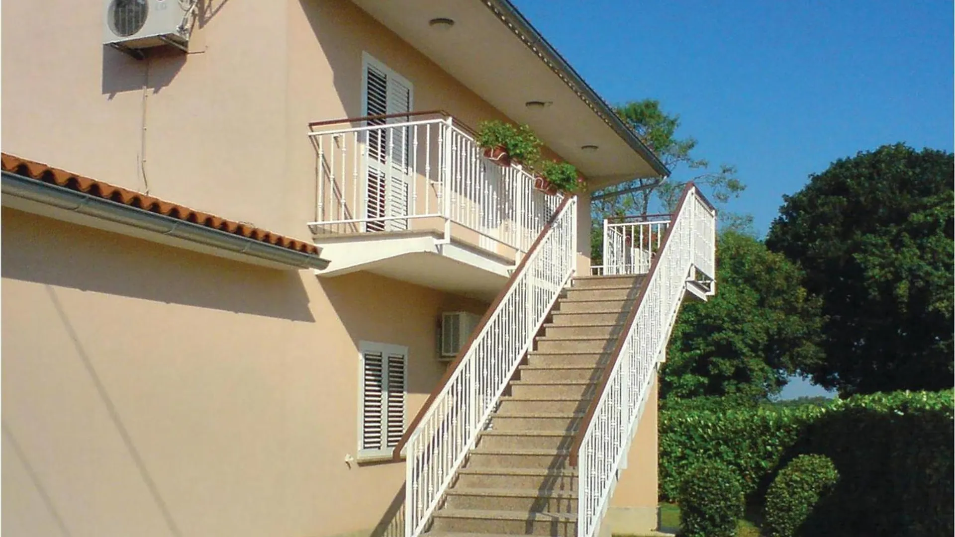 Lovely Home In Hrboki With Kitchen Ferienhaus